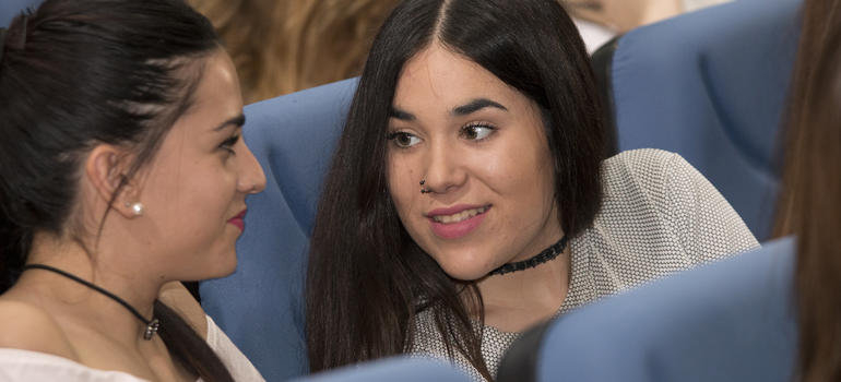 Alumnas en Conferencia 2